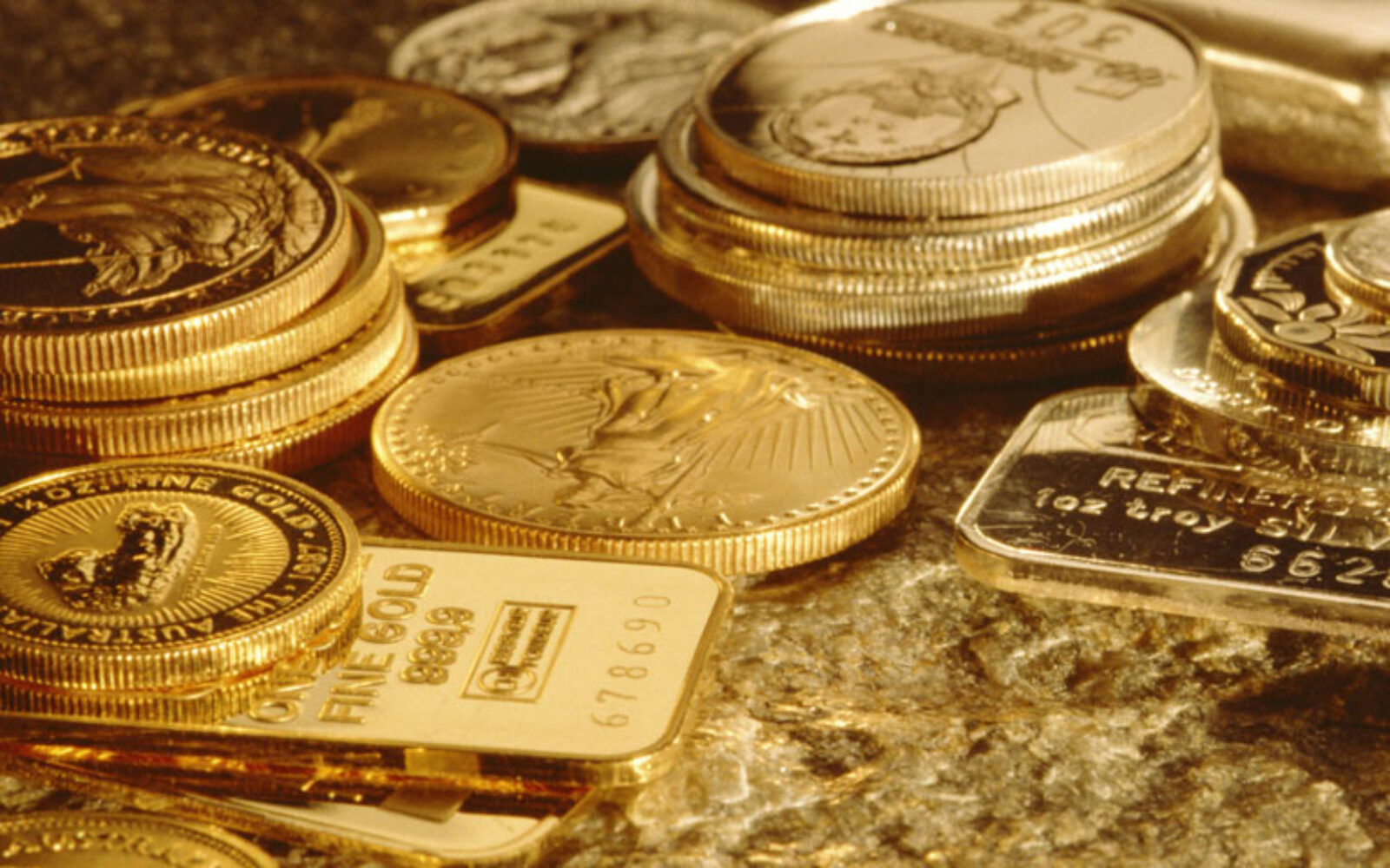 Аналитика: новые прогнозы банков по золоту в 2024 году 